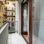 Urban Oasis With Free Parking Apartament *