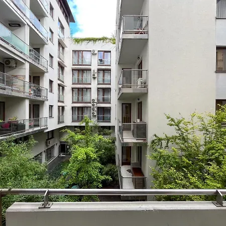 Urban Oasis With Free Parking * Budapesta