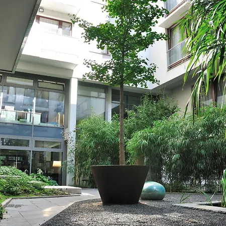 Urban Oasis With Free Parking Apartament