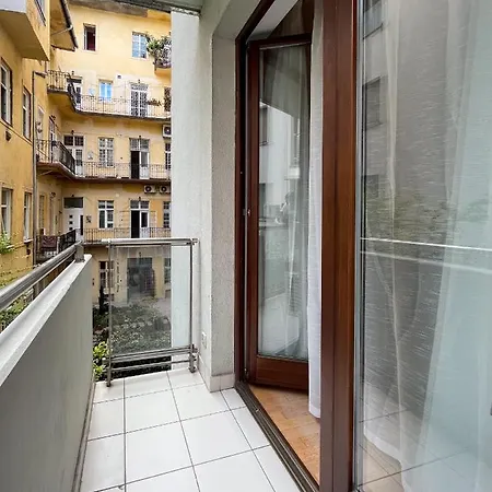 Urban Oasis With Free Parking Appartement *