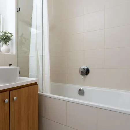 Apartment Urban Oasis With Free Parking *